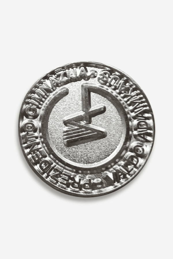 Kauno V. Adamkaus gimnazijos ženkliukas Kauno V. Adamkaus gimnazijos ženkliukas